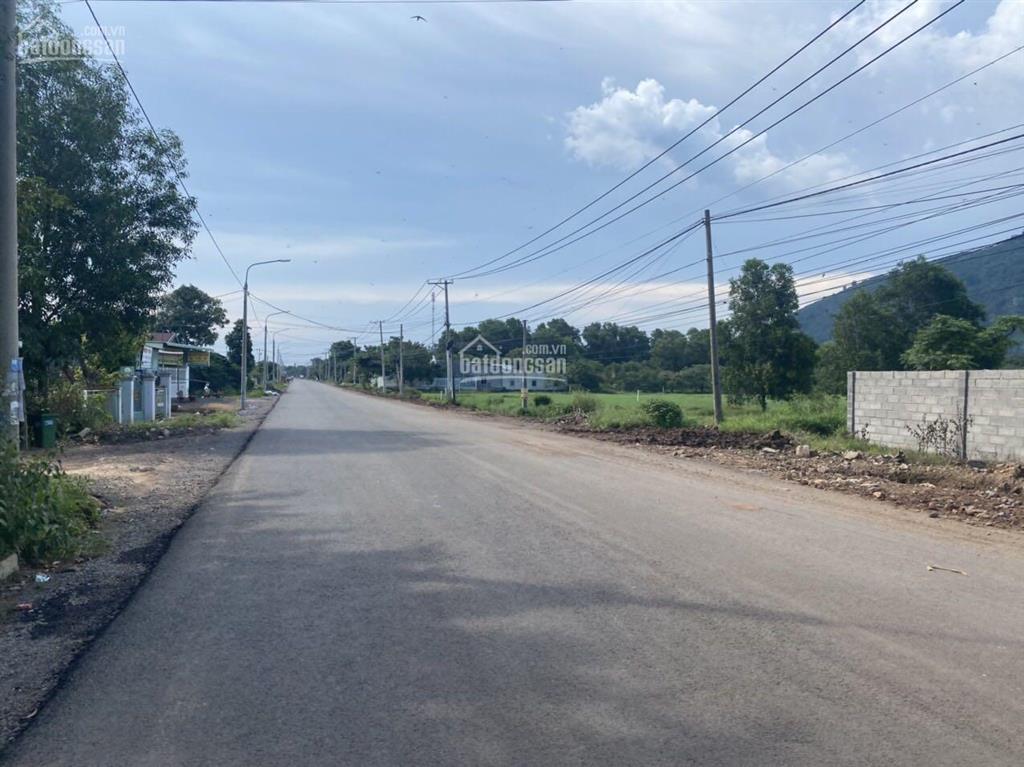 Cần bán đất cách tl763 chỉ 50m, suối cát, xuân lộc, đn giá chỉ 9 tỷ (85x53m) có 1000m2 tc, shr