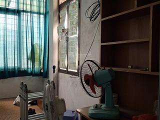 Tôi chính chủ đang cần bán nhà sát đường đê la thành 4 tầng 1 tum. dt sổ đỏ 34m2 nhà ở được luôn