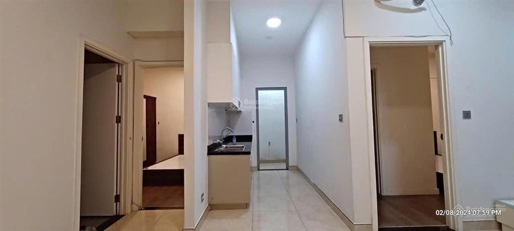 Bán căn 2pn 2wc luxgarden 68m² có nội thất giá 3,6 tỷ quận 7