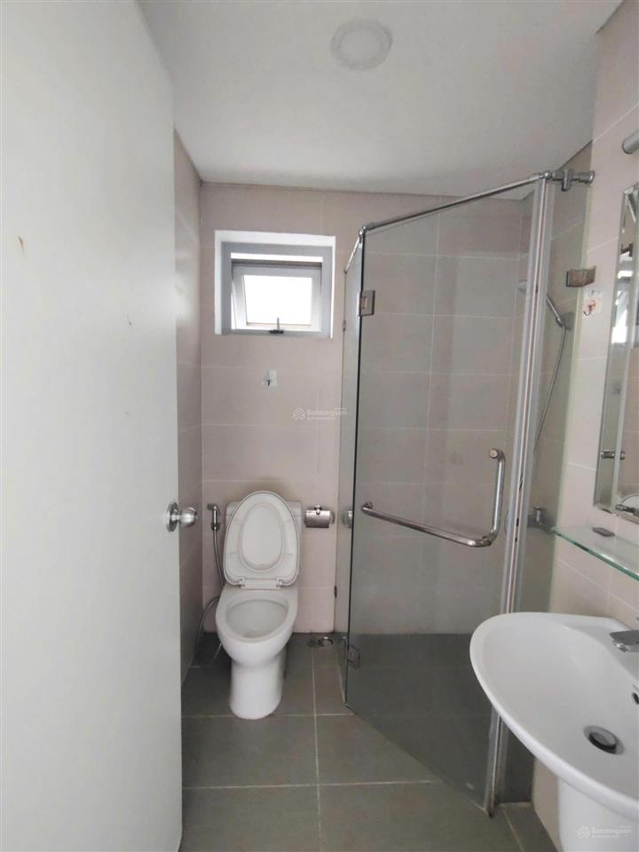 Bán căn 2pn 2wc chung cư luxgarden quận 7 nhà trống