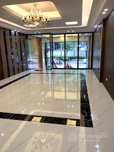 Chính chủ cho thuê nhà tòa nhà mặt phố nguyễn khang, dt 110m2 * 7t, thông sàn, pccc, tm. giá 120tr