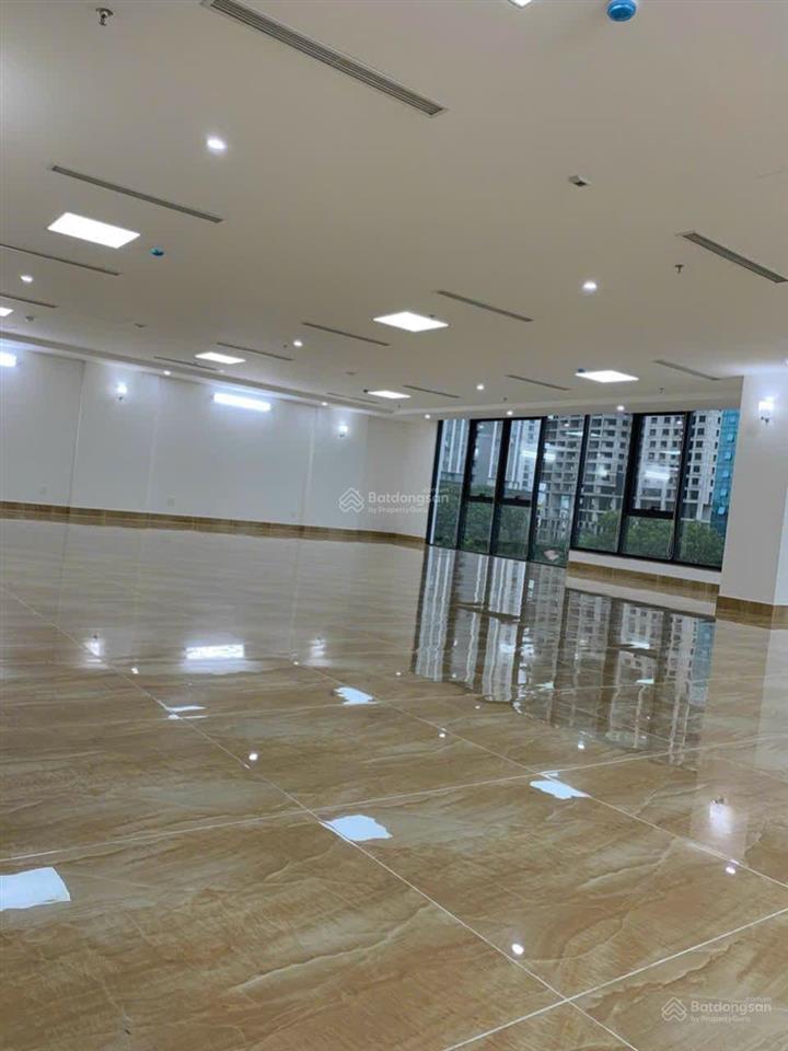 Cần cho thuê toà nhà 8 tầng phố trần thái tông thông sàn, thang máy, có pccc đầy đủ, giá 185 triệu