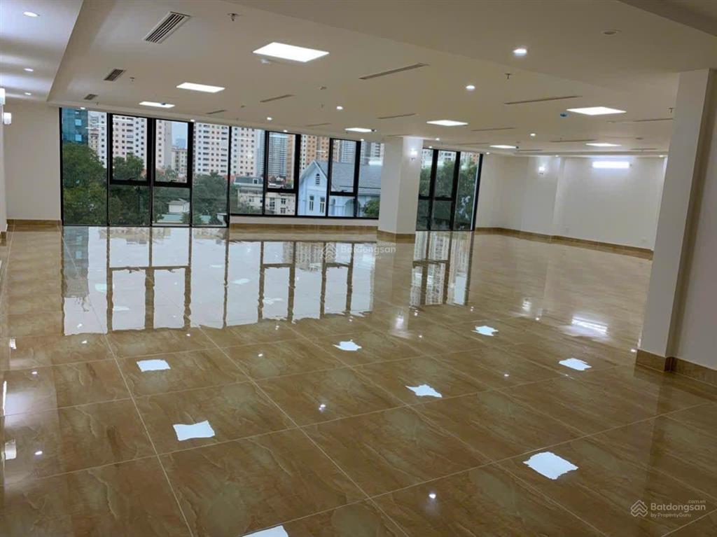 Cần cho thuê toà nhà 8 tầng phố trần thái tông thông sàn, thang máy, có pccc đầy đủ, giá 185 triệu