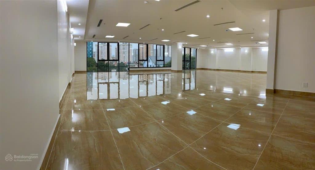 Cần cho thuê toà nhà 8 tầng phố trần thái tông thông sàn, thang máy, có pccc đầy đủ, giá 185 triệu