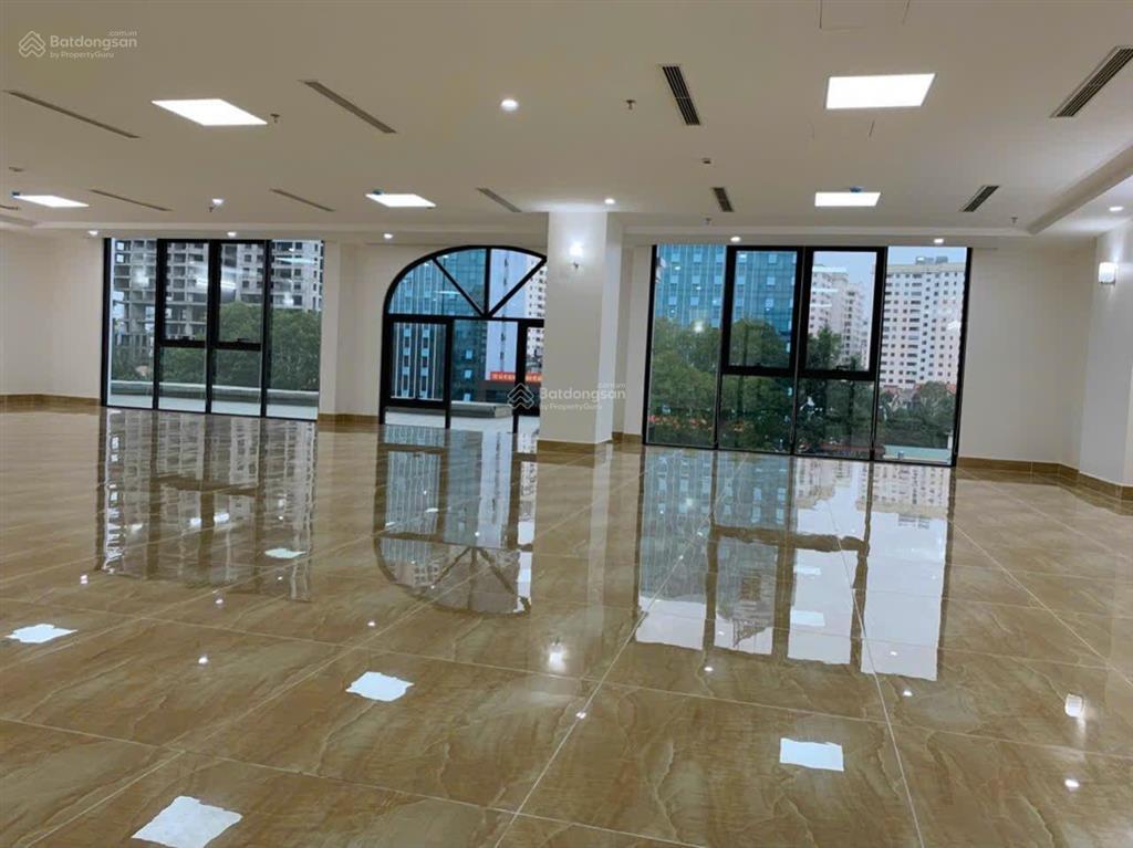 Cho thuê tòa văn phòng 8 tầng x130m2 phố nguyễn chánh, giá 88 triệu/tháng. tell 0934 455 ***
