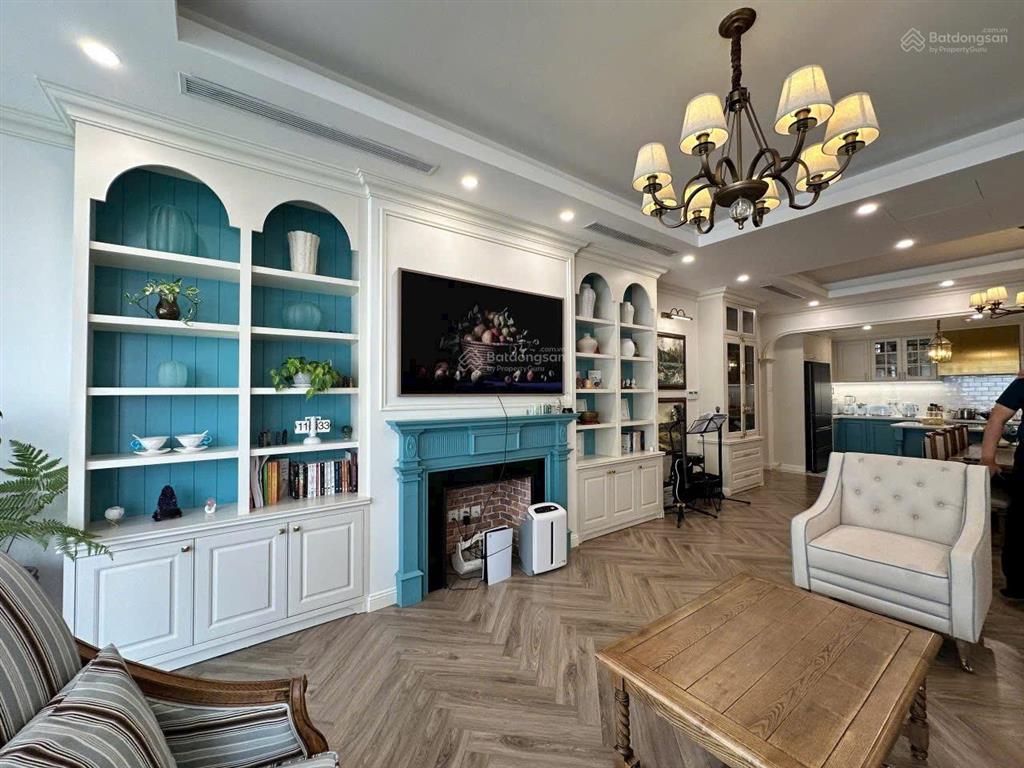 Tôi cần cho thuê biệt thự 200m2, ngay trần kim xuyến, có sân vườn, giá chỉ 75 triệu/tháng
