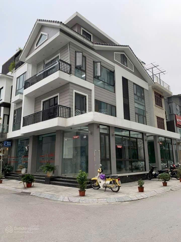 Cho thuê biệt thự tại khu đô thị dịch vọng (gần cv cầu giấy). dt 250m² * 4 tầng (có hầm). giá 80tr