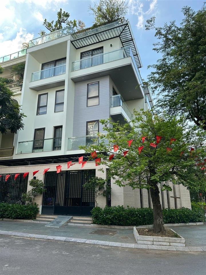 Chính chủ cho thuê biệt thự 220m2 kđt trung yên, nhà 4 tầng có thang máy, sân vườn giá chỉ 65 tr/th
