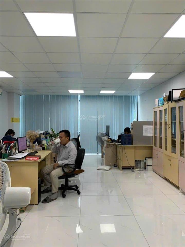 Chính chủ cho thuê biệt thự 220m2 kđt trung yên, nhà 4 tầng có thang máy, sân vườn giá chỉ 65 tr/th