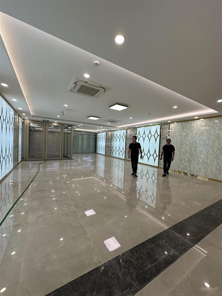 Chính chủ cho thuê tòa nhà 8 tầng x 150m2, phố nguyễn chánh, có pccc đầy đủ, giá thuê chỉ 138 triệu