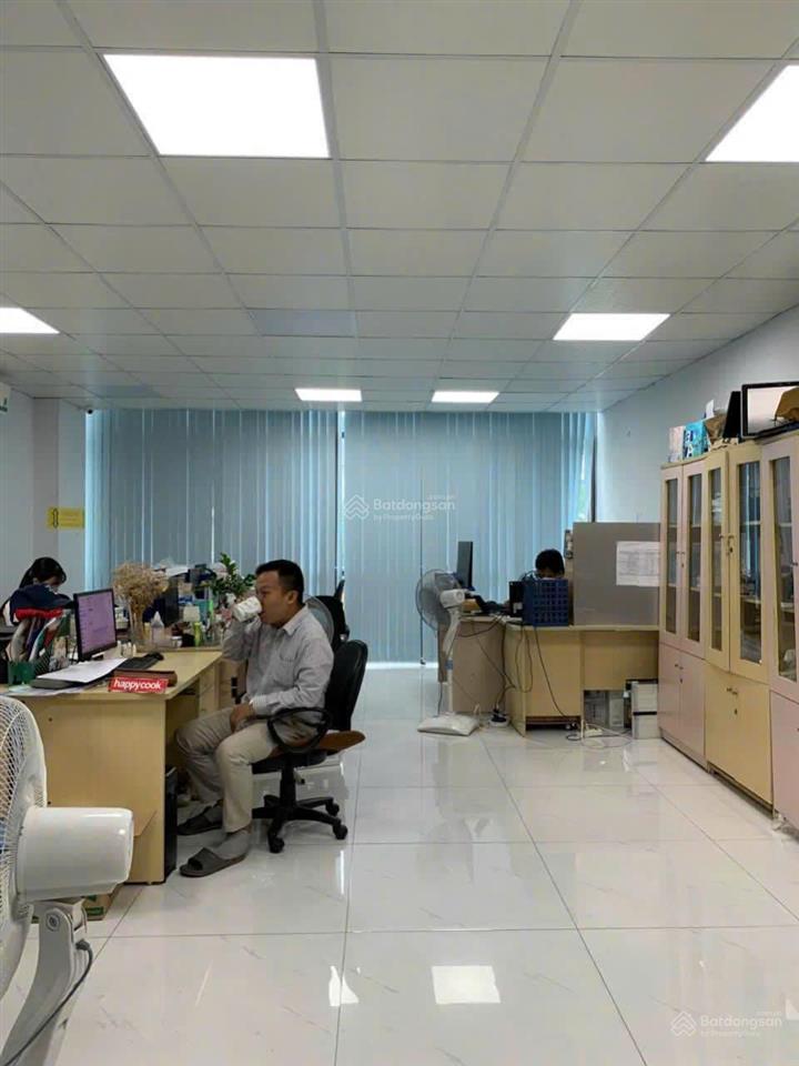 Chính chủ cần cho thuê biệt thự kđt yên hoà 4 tầng 1 hầm giá chỉ 30 triệu/th