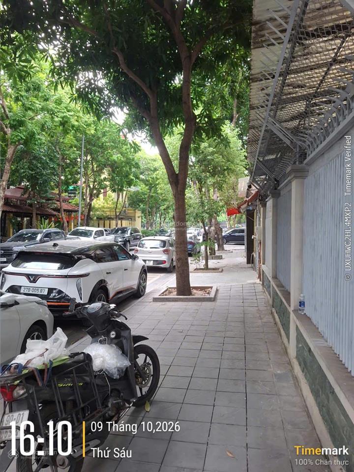 Cho thuê biệt thự lô góc 2 mặt tiền khu đô thị trung yên, dt 150m2 * 5 tầng, vị trí đẹp. giá 50tr