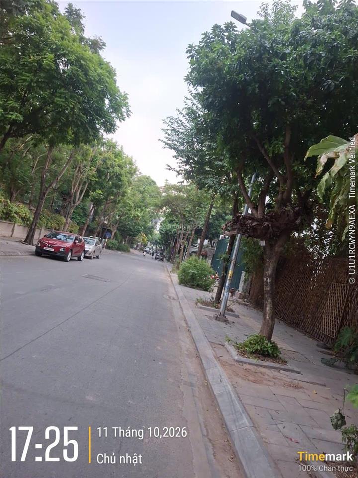 Cho thuê biệt thự khu đô thị yên hoà, dt 170m2, xây dựng 140m2 * 4 tầng, mt 12, nhà đẹp. giá 65tr