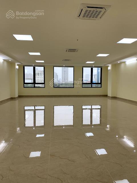 Cho thuê toà nhà mặt phố nguyễn khang, dt 150m2, nhà cực đẹp, thông sàn, tiện kd. giá chỉ 150tr