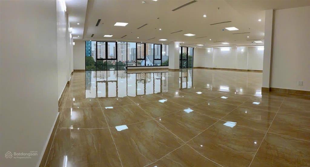 Cho thuê mặt bằng tầng 1 + 2 + 3 tòa nhà mặt phố dịch vọng hậu, dt mỗi sàn 300m2, có hầm. giá 220tr