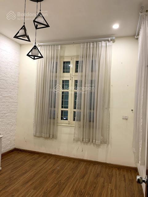 Chính chủ cho thuê nhà liền kề khu 96 nguyễn huy tưởng, dt 70m2 * 6 tầng, có thang máy. giá 40tr