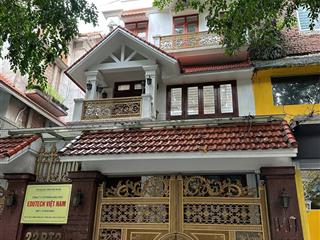 Cho thuê biệt thự khu c37 bắc hà đường tố hữu, full đồ, dt 250m2, 3 tầng, cho thuê để ở. giá 55tr