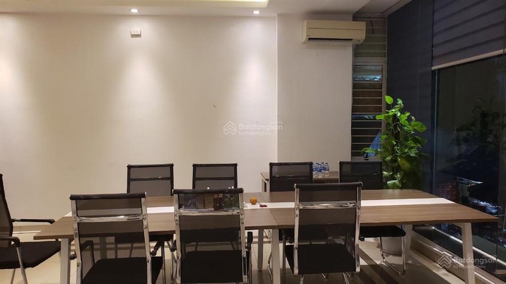 Cho thuê nhà liền kề lô a10a14 nam trung yên, dt 80m2 * 4 tầng, có thang máy, tiện kd. giá 40tr