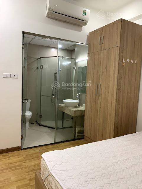 Cho thuê căn liền kề siêu đẹp tại phố dịch vọng hậu, dt 105m2 * 6 tầng + 1 hầm, thang máy. giá 65tr