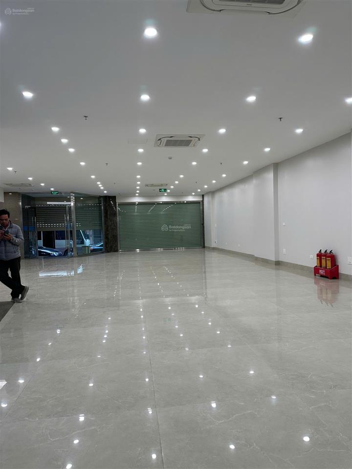 Cho thuê tòa nhà 7 tầng khu đô thị trung yên, thông sàn, mỗi sàn 90m2, có thang máy. giá 60tr/th