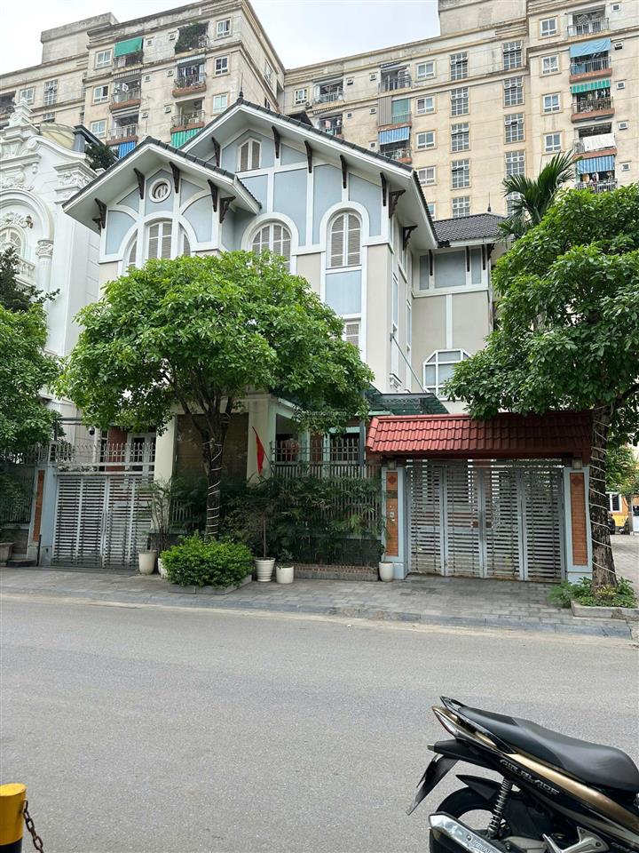 Cho thuê biệt thự khu đô thị trung văn  hancic, dt đất 250m2, xd 140m2 * 3 tầng, full đồ. giá 55tr