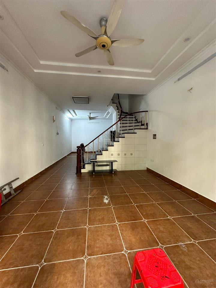 Cho thuê nhà liền kề phố hoàng ngân  cầu giấy, dt 120m2, 4 tầng, tiện làm vp. giá chỉ 40tr