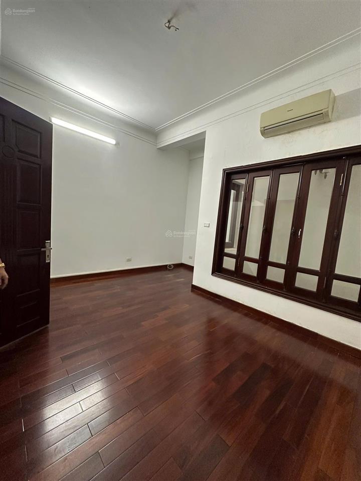 Cho thuê nhà liền kề phố hoàng ngân  cầu giấy, dt 120m2, 4 tầng, tiện làm vp. giá chỉ 40tr