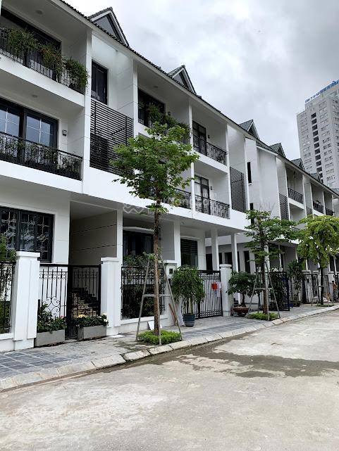 Chính chủ cho thuê căn liền kề siêu đẹp khu 201 nguyễn tuân, dt 100m2 * 4 tầng + hầm. giá 60tr/th