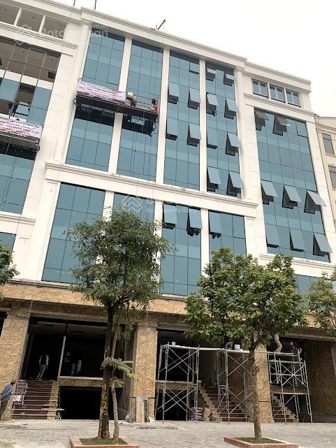 Cho thuê siêu tòa nhà mặt phố mỹ đình  gần bx mỹ đình, dtsd 210m2 * 8t + hầm, nhà mới. giá 220tr