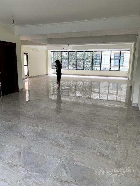 Cho thuê siêu tòa nhà mặt phố mỹ đình  gần bx mỹ đình, dtsd 210m2 * 8t + hầm, nhà mới. giá 220tr