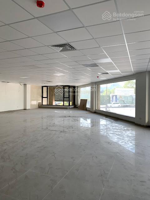 Cho thuê siêu tòa nhà mặt phố mỹ đình  gần bx mỹ đình, dtsd 210m2 * 8t + hầm, nhà mới. giá 220tr