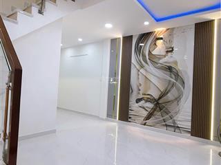 Bán nhà hẻm đoàn văn bơ, ngang 5mx8m(2 lầu), giá 5 tỷ 450