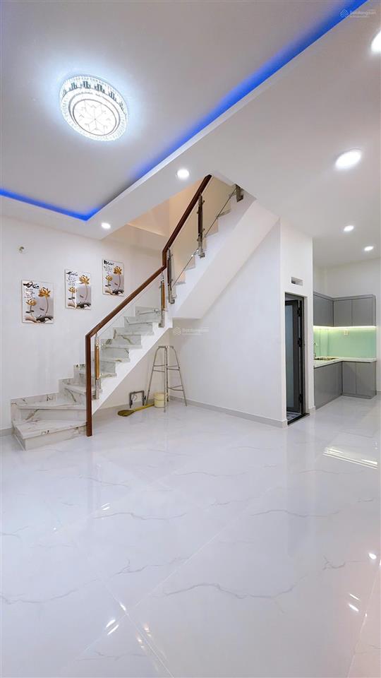 Bán nhà hẻm đoàn văn bơ, ngang 5mx8m(2 lầu), giá 5 tỷ 450