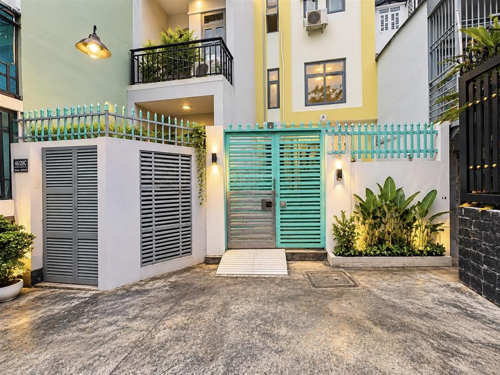 Bán chdv đoàn văn bơ, p. xóm chiếu, dt 4,6x23, 5tầng, giá 9tỷ