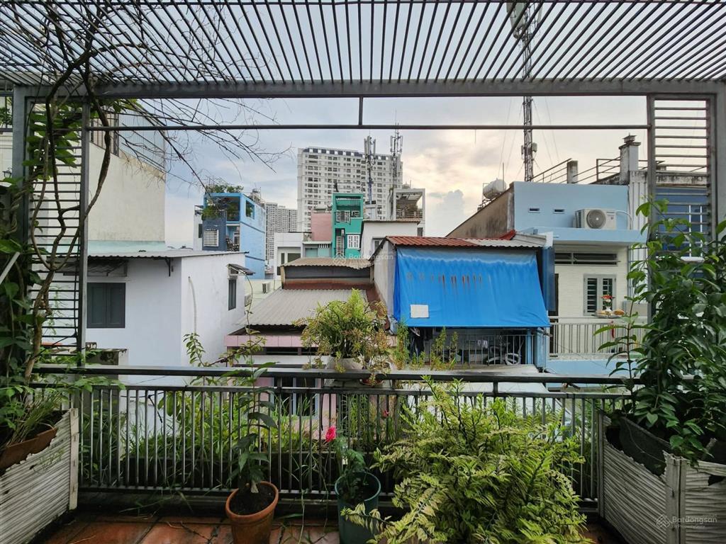Mình chính chủ bán nhà hẻm 254 bến vân đồn, dt 4,8x16, 3 tầng, giá 8 tỷ