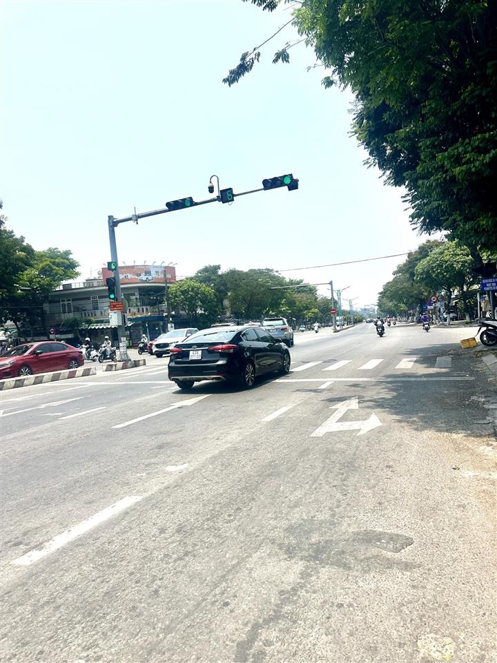 Hot ! hot!! chủ hạ giá cần bán nhanh 2 lô liền kề mặt tiền lê đại hành, tặng kèm kho 700tr