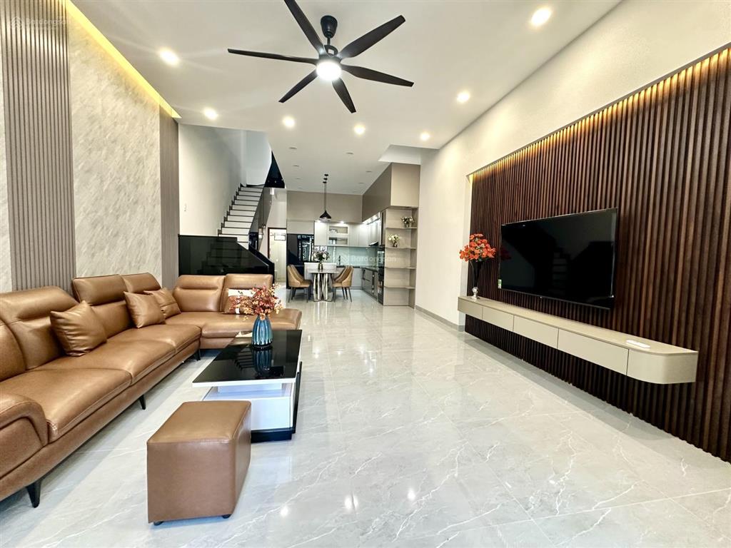Sụp hầm! chủ cần bán gấp nhà 3 tầng đẹp full nội thất đường hói kiểng 19, giá rẻ hiếm có