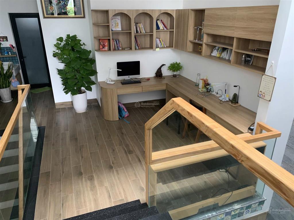 Chủ hạ giá 1 tỷ cần bán nhanh nhà 3 tầng đẹp view công viên khu sinh thái hòa xuân giá tốt