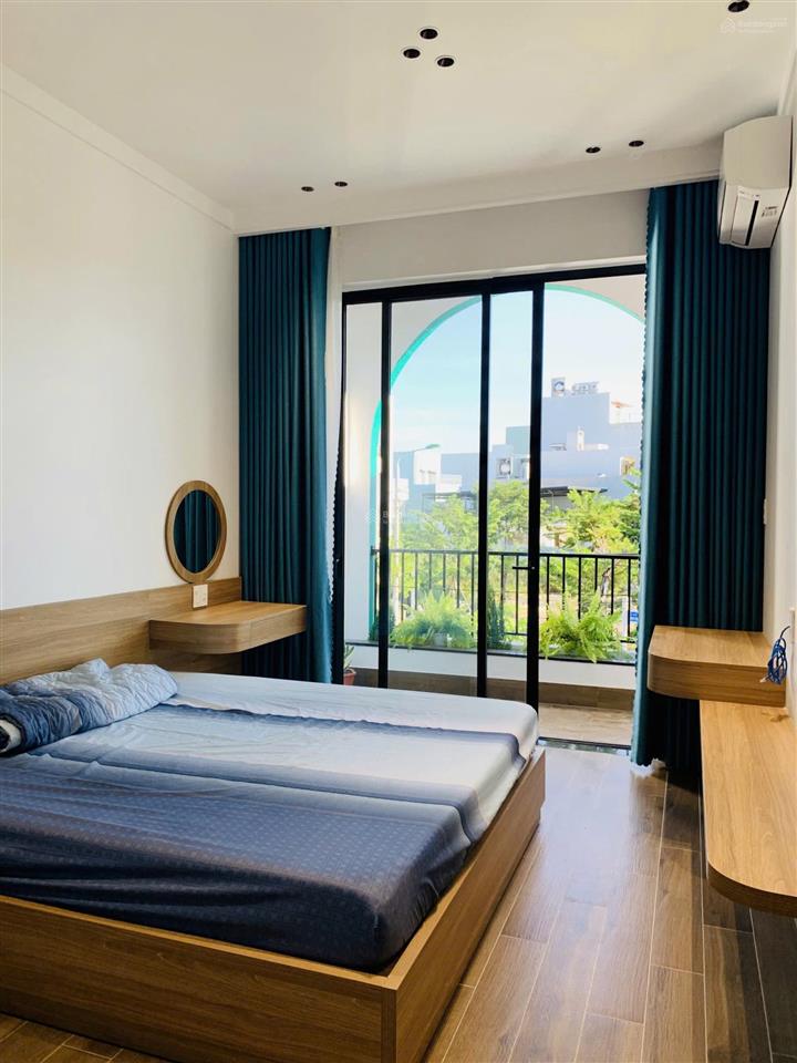 Chủ hạ giá 1 tỷ cần bán nhanh nhà 3 tầng đẹp view công viên khu sinh thái hòa xuân giá tốt