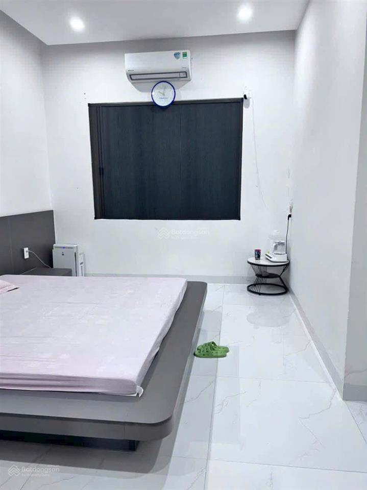 Chủ hạ giá 1 tỷ cần bán nhanh nhà 3 tầng đẹp view công viên khu sinh thái hòa xuân giá tốt