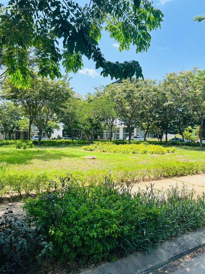 Chủ hạ giá 1 tỷ cần bán nhanh nhà 3 tầng đẹp view công viên khu sinh thái hòa xuân giá tốt