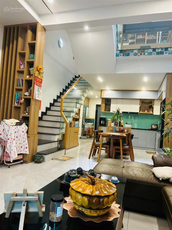 Hiếm!! xuất hiện nhà 3 tầng tâm huyết view công viên giá tốt hơn thị trường 500tr.  0968 200 ***