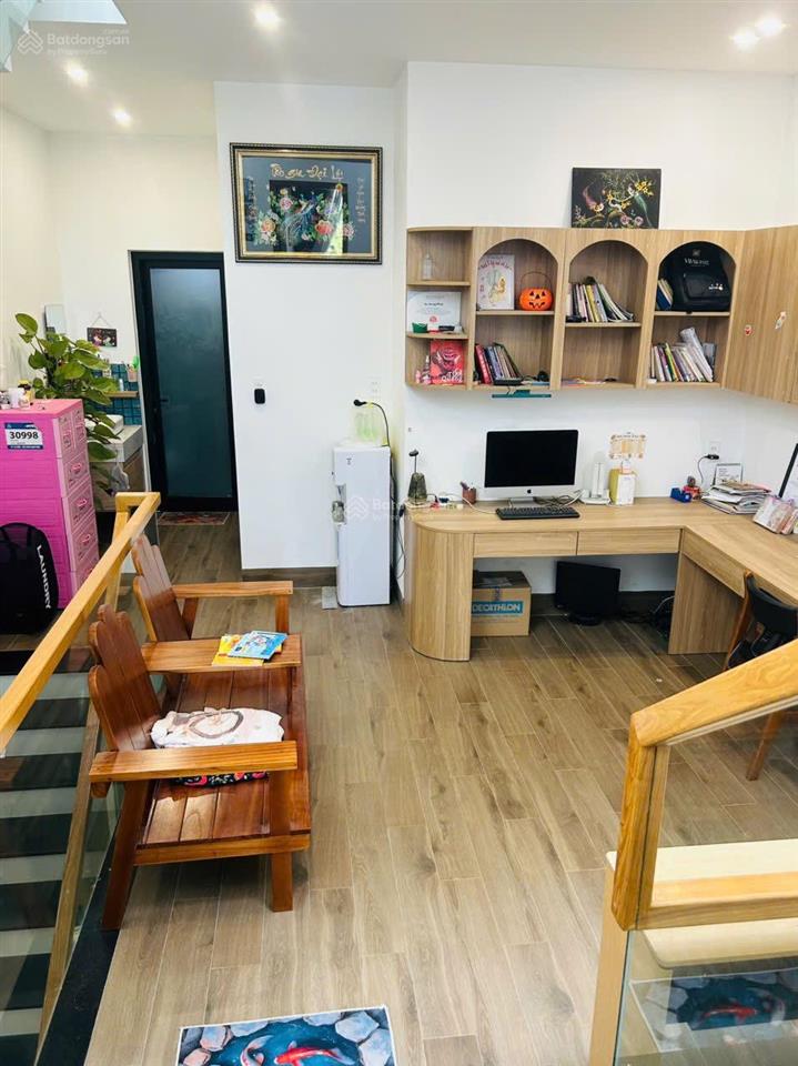 Hiếm!! xuất hiện nhà 3 tầng tâm huyết view công viên giá tốt hơn thị trường 500tr.  0968 200 ***