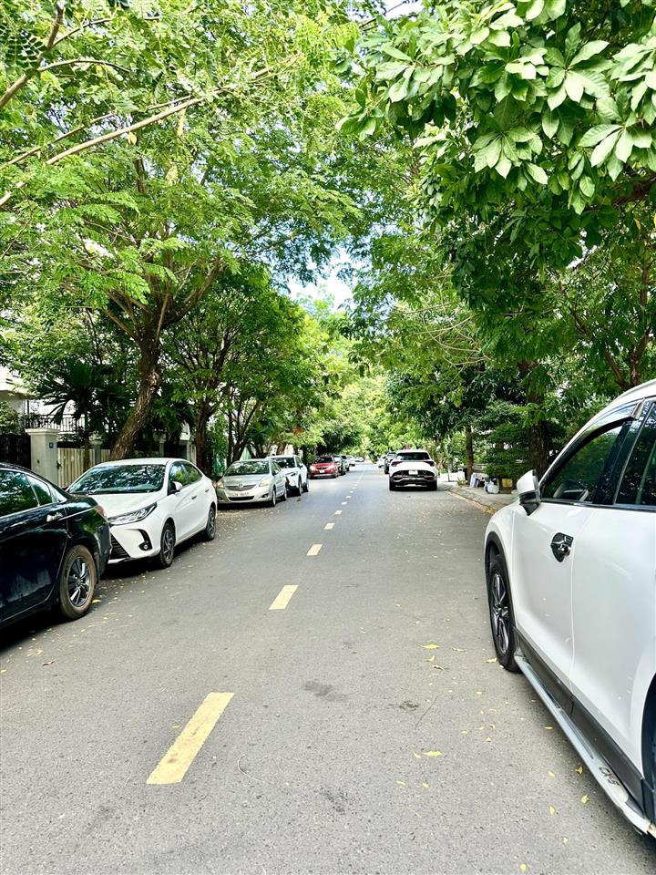Bán nhà 2 tầng giá siêu rẻ đường 7,5m tại khu sinh thái hòa xuân