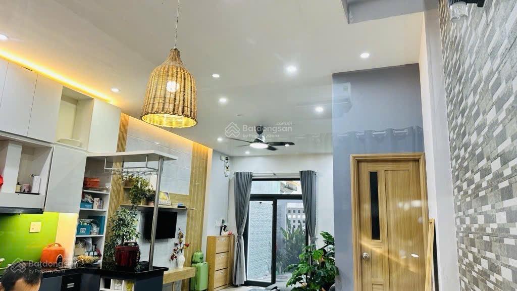 Chủ cần bán gấp nhà 2 tầng đẹp, tâm huyết đường mộc sơn khu resort biển non nước
