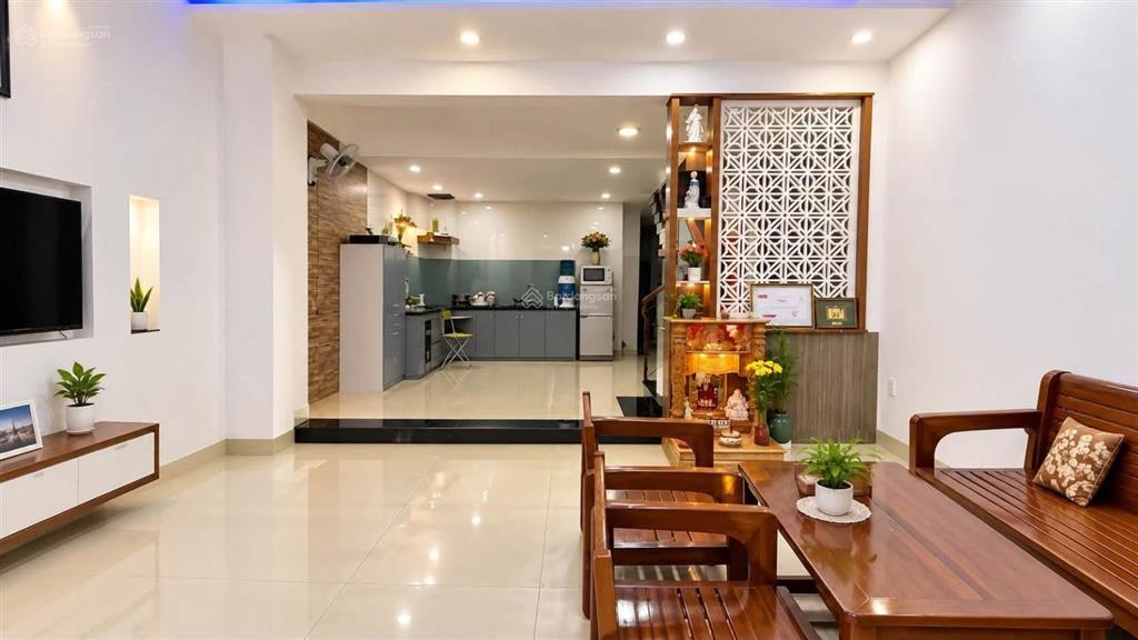 Hàng ngộp bank! chủ cần bán nhà 2 tầng tâm huyết gần cầu hòa xuân, giá sụp sâu