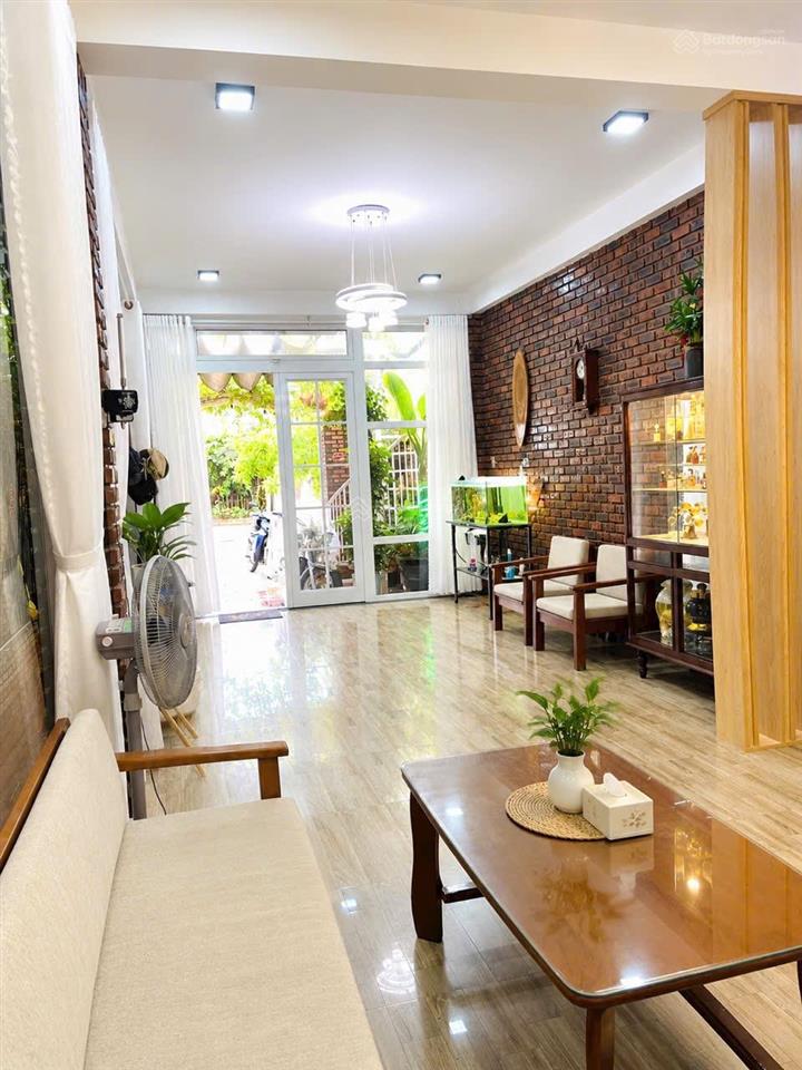 Chủ cần bán nhà 2 tầng xinh, chill, phong cách đà lạt, khu sinh thái hòa xuân, giá ngộp
