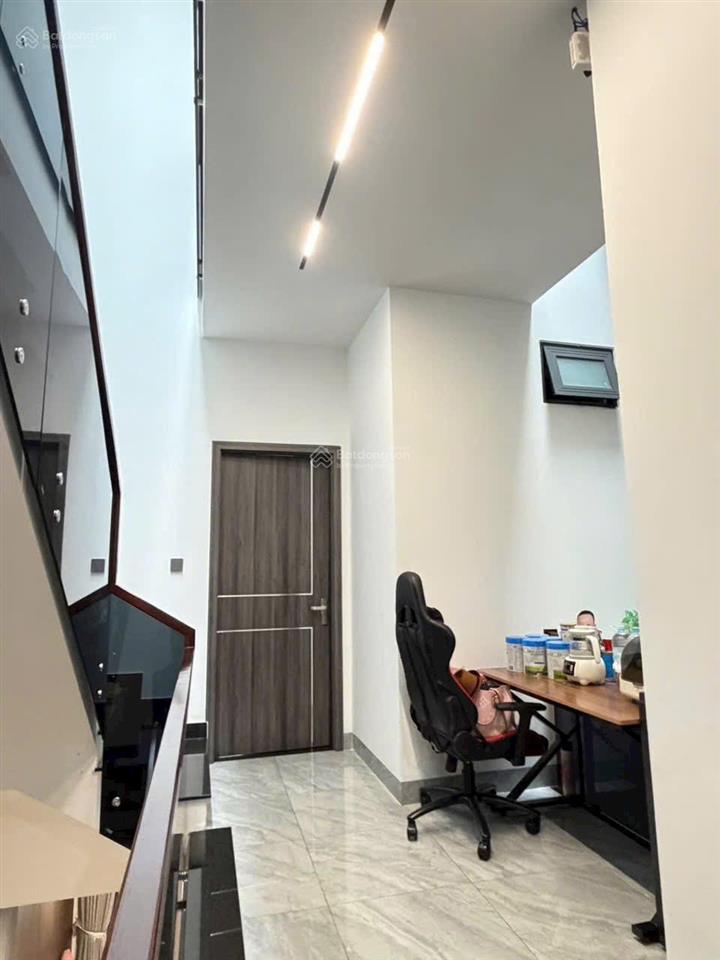 Chủ hạ 1,3 tỷ cần bán nhanh nhà 3 tầng tâm huyết bùi thiện ngộ, khu sinh thái hòa xuân giá rẻ