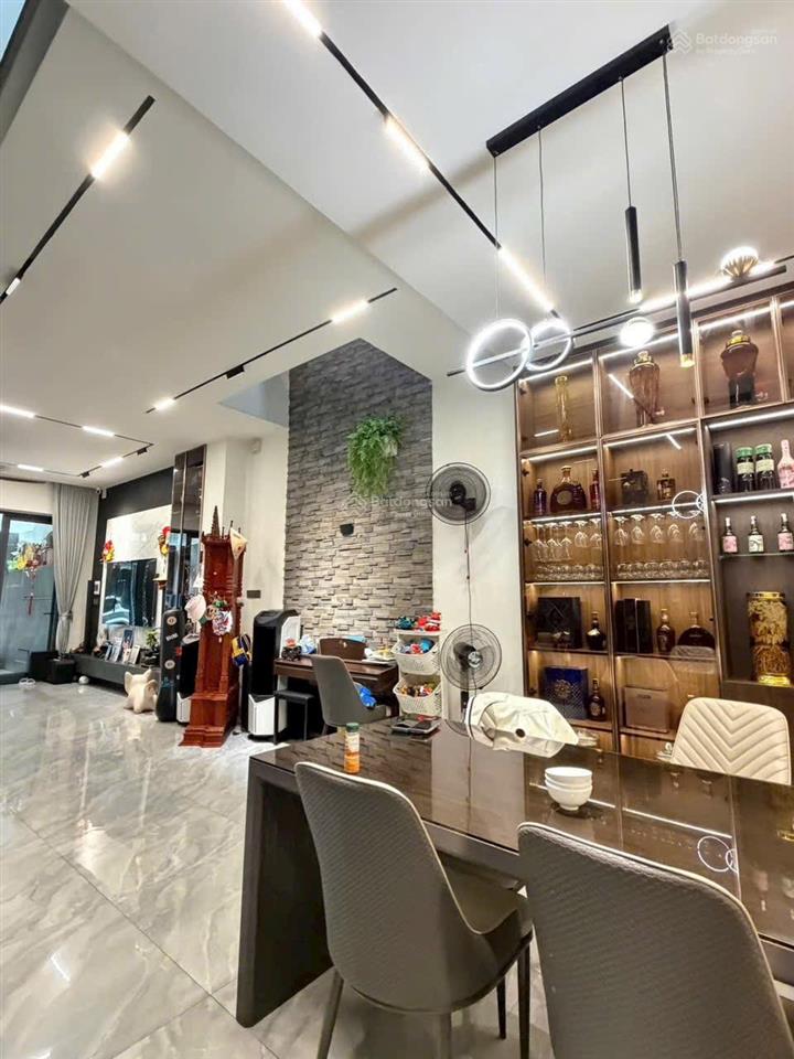 Chủ hạ 1,3 tỷ cần bán nhanh nhà 3 tầng tâm huyết bùi thiện ngộ, khu sinh thái hòa xuân giá rẻ