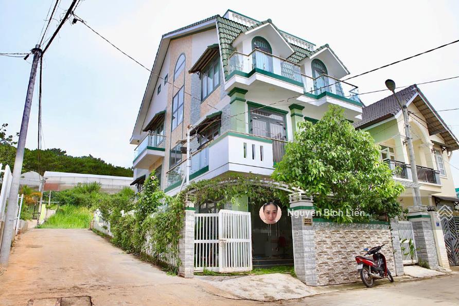 Gia đình chuyển chỗ ở cần bán biệt thự 3 mặt tiền ngô gia tự full nội thất